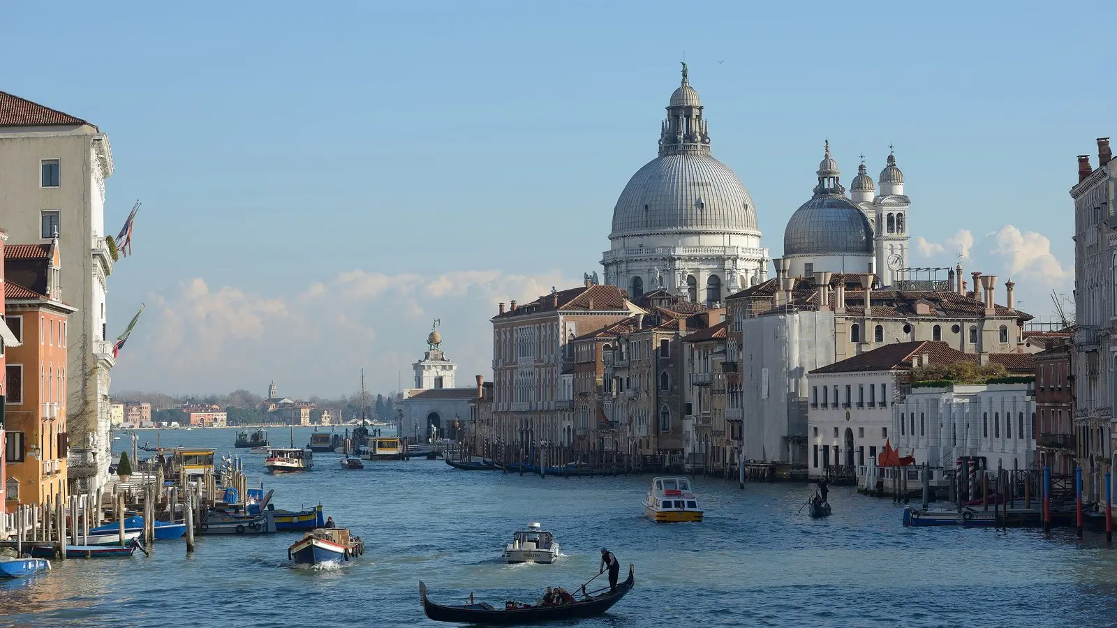 Venice 72-Hour Water City Guide: St Mark's Piazza, Vaporetto Boats & Island Stays